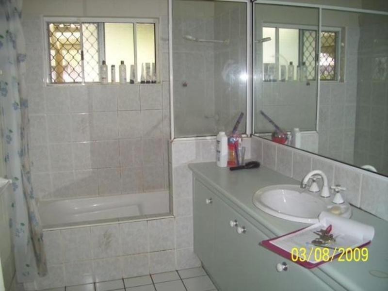 Bentley Park QLD 4869