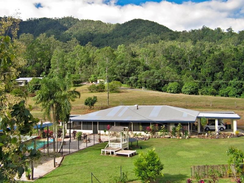 3 Beryl Ann Drive, Cairns QLD 4870