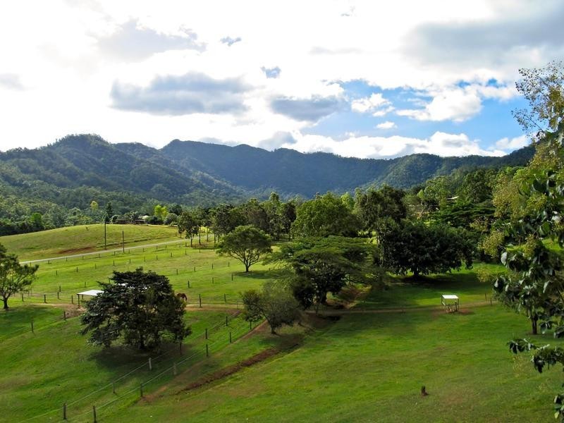 3 Beryl Ann Drive, Cairns QLD 4870