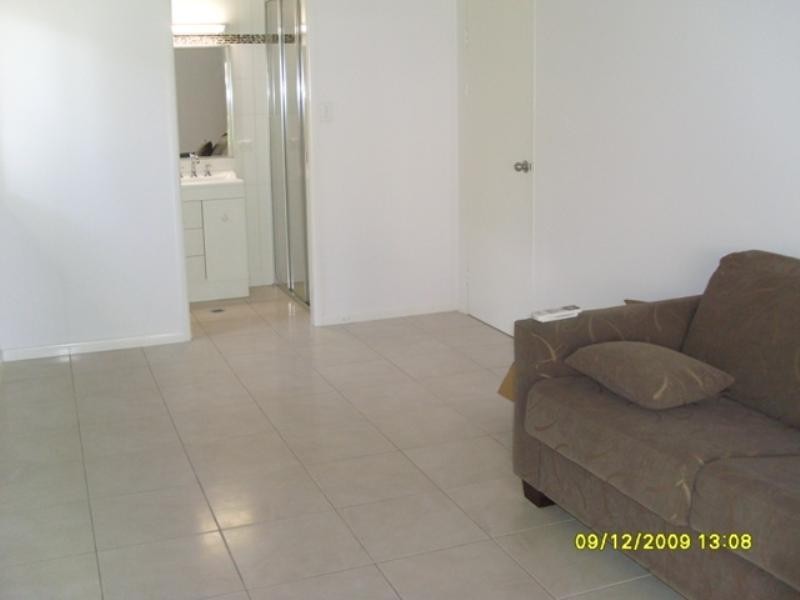 Bentley Park QLD 4869
