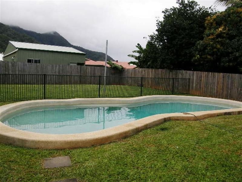 118 Robert Road, Bentley Park QLD 4869