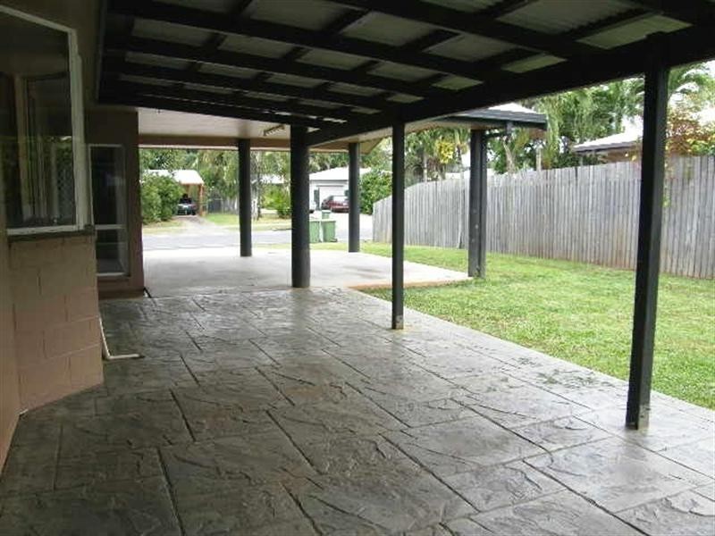 118 Robert Road, Bentley Park QLD 4869