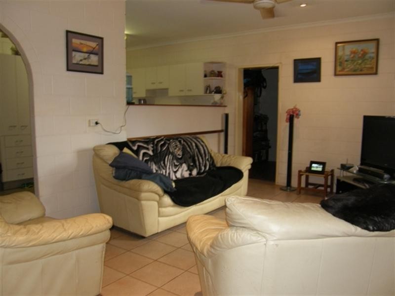 17 Beagle Close, Bentley Park QLD 4869