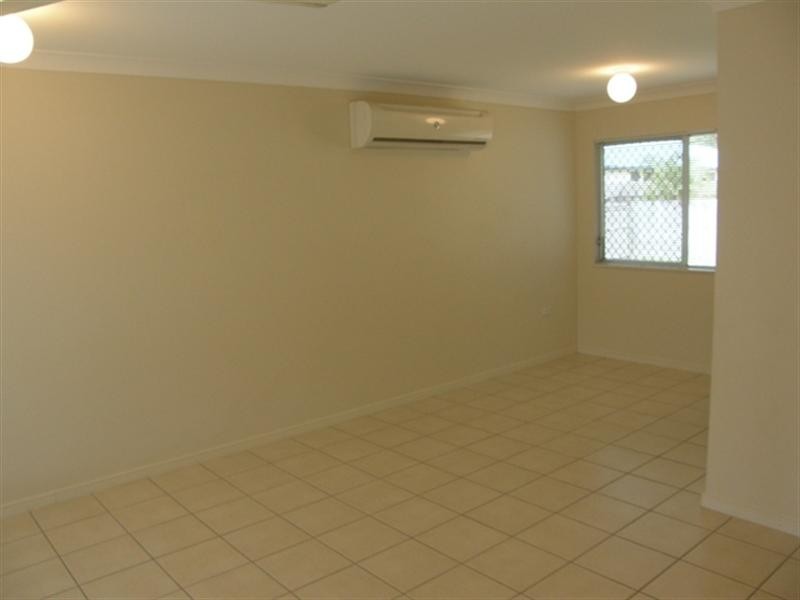 23 Sunrise Street, White Rock QLD 4868