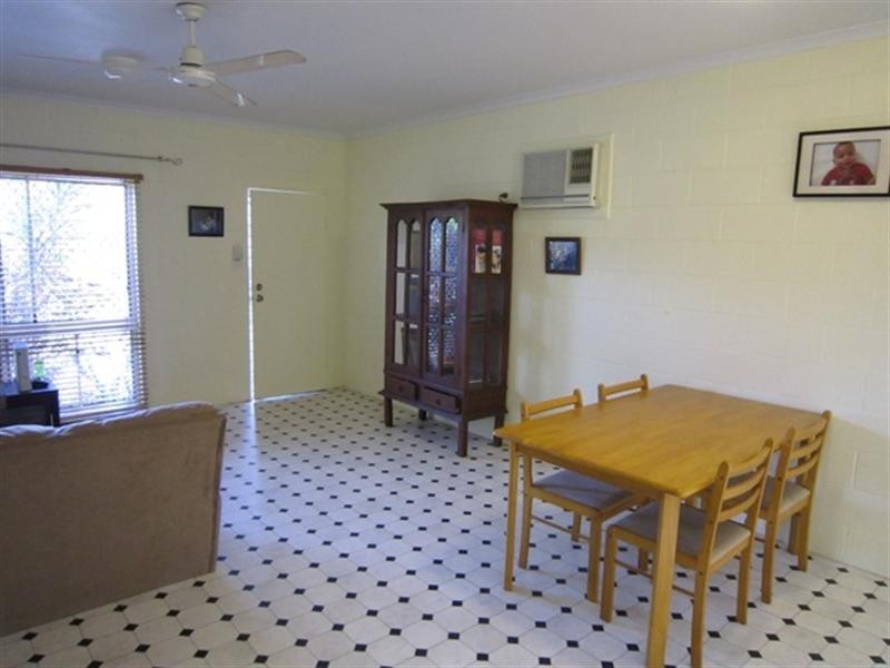 1/158 Robert Road, Bentley Park QLD 4869