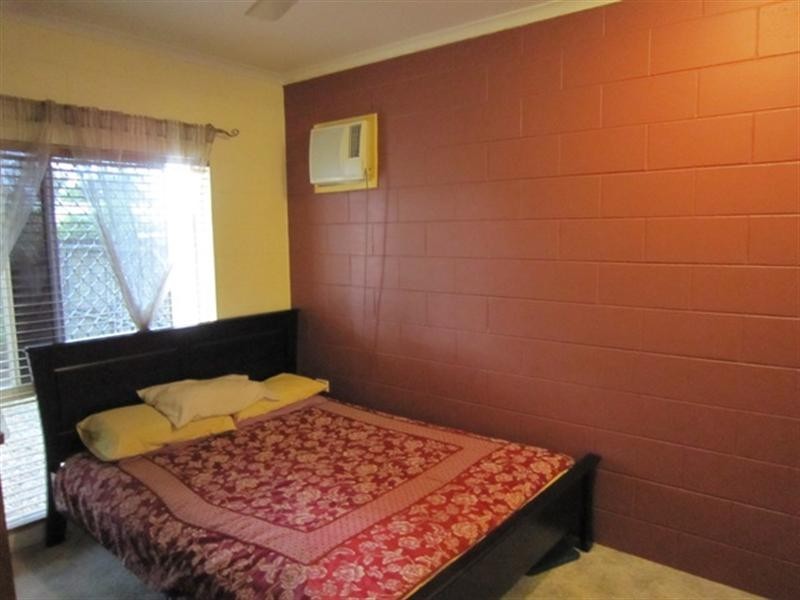 1/158 Robert Road, Bentley Park QLD 4869