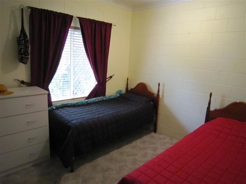 1/158 Robert Road, Bentley Park QLD 4869