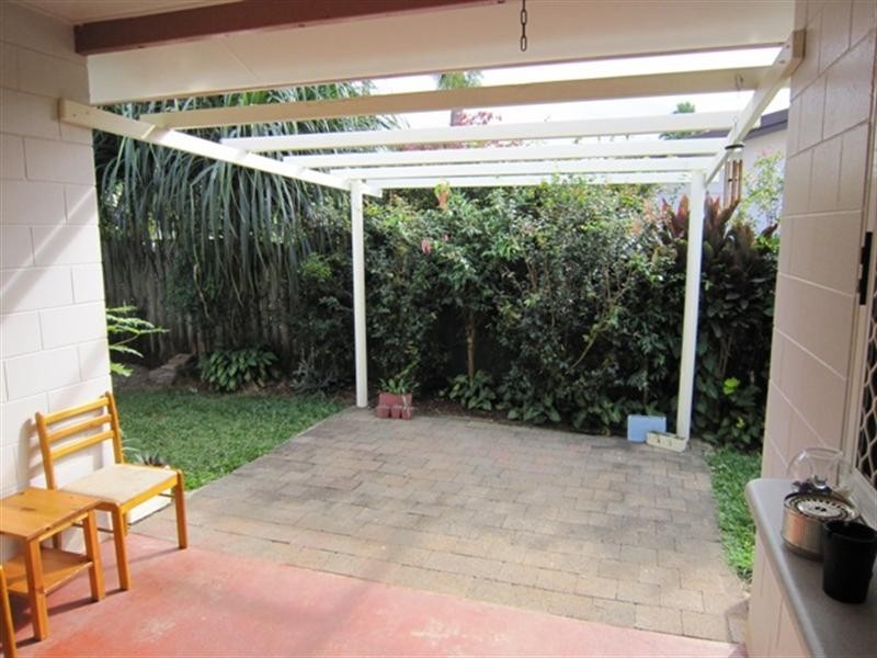 1/158 Robert Road, Bentley Park QLD 4869