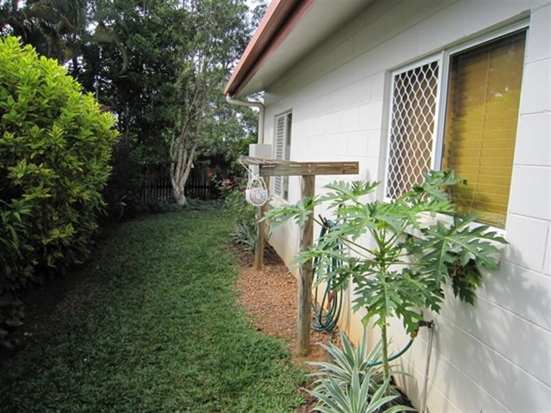 1/158 Robert Road, Bentley Park QLD 4869