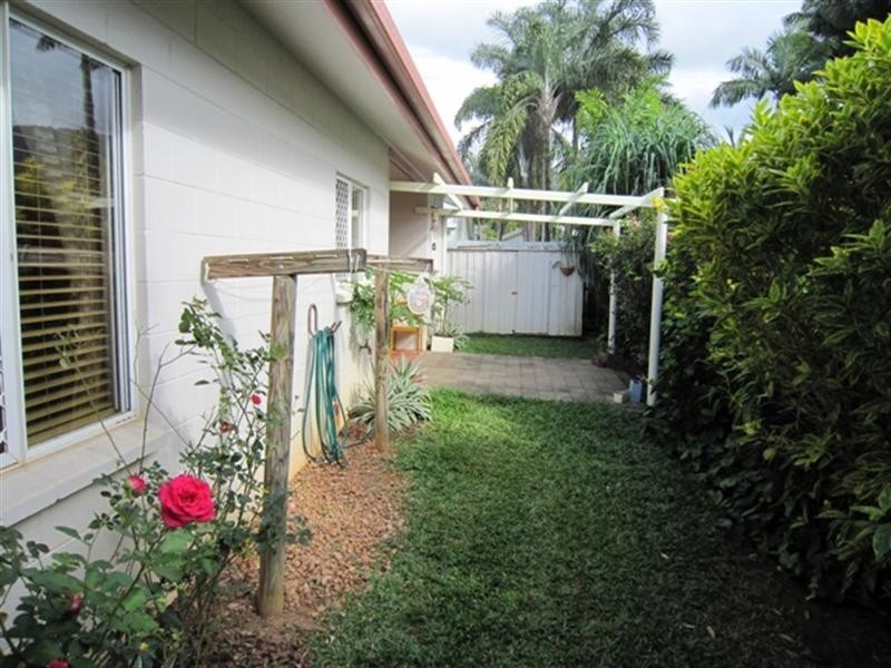 1/158 Robert Road, Bentley Park QLD 4869