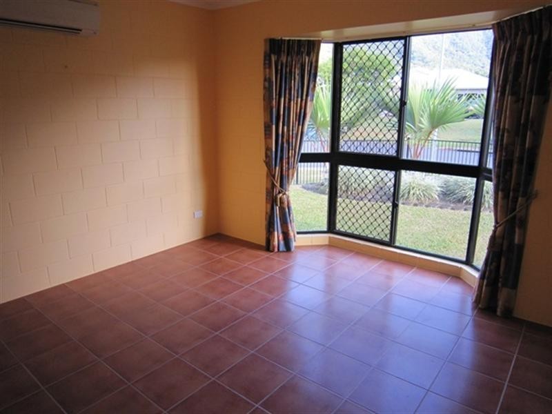 27 Fitzmaurice Drive, Bentley Park QLD 4869