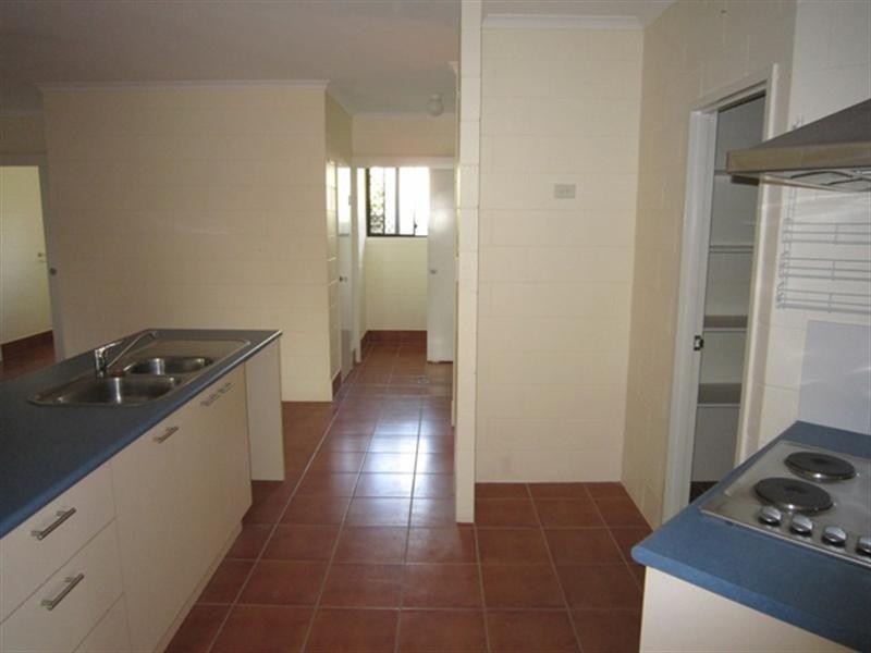 27 Fitzmaurice Drive, Bentley Park QLD 4869