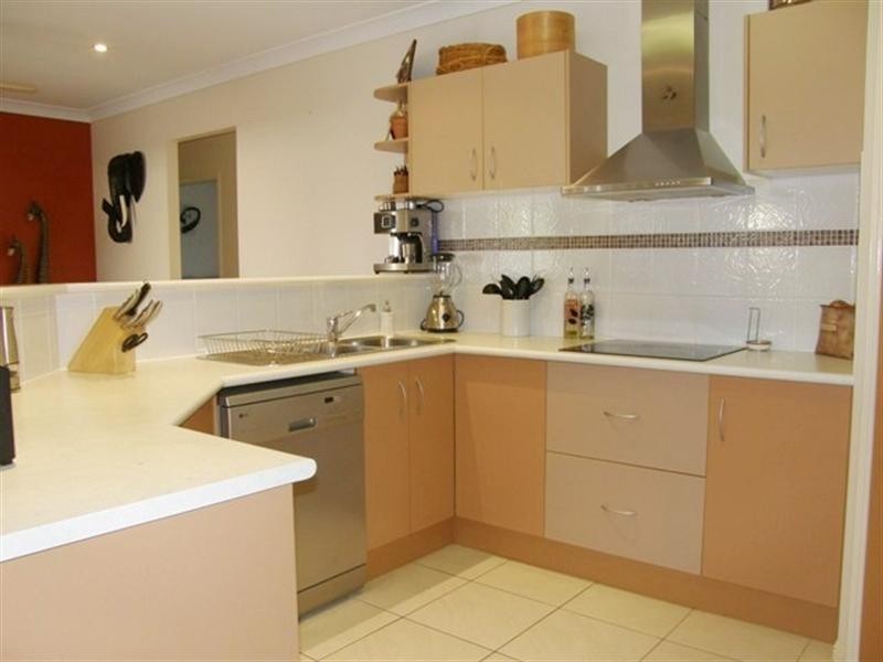 7 Carron Close, Bentley Park QLD 4869