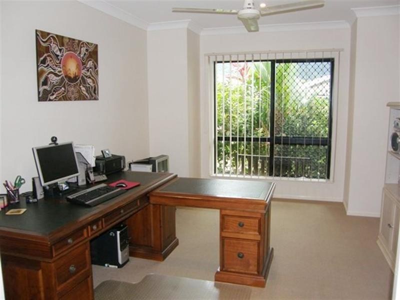 7 Carron Close, Bentley Park QLD 4869