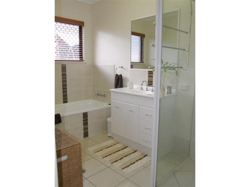 7 Carron Close, Bentley Park QLD 4869