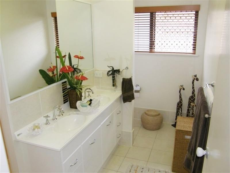 7 Carron Close, Bentley Park QLD 4869