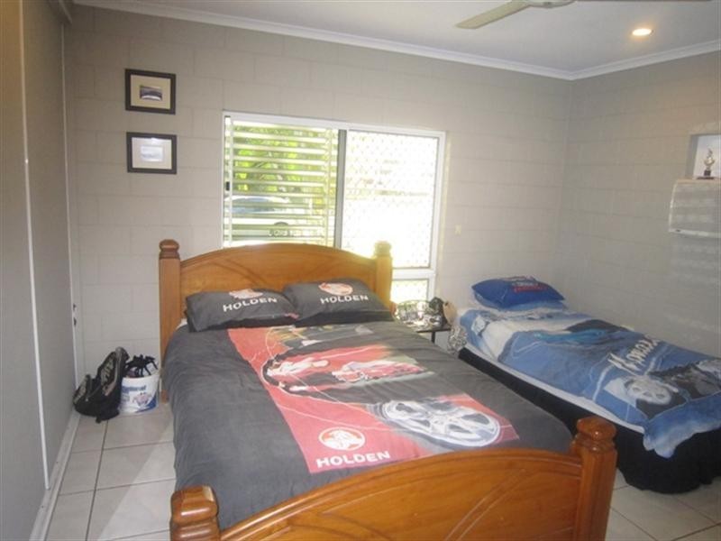 Bentley Park QLD 4869