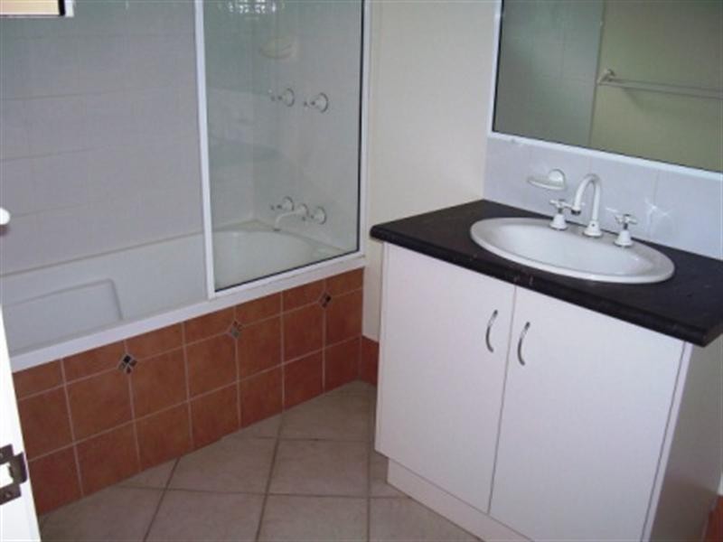 Bentley Park QLD 4869