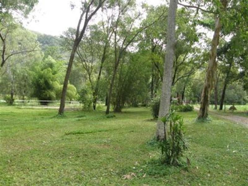 2255 Pine Creek Road, East Trinity QLD 4871