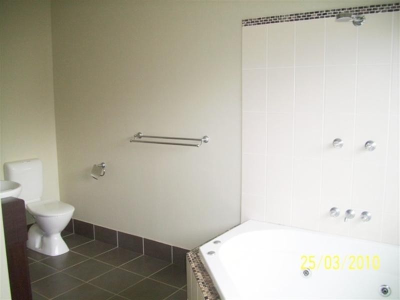 Bentley Park QLD 4869