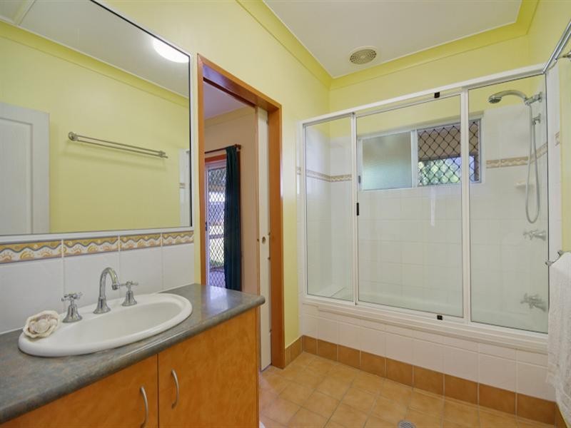 11 Adventure Close, Bentley Park QLD 4869