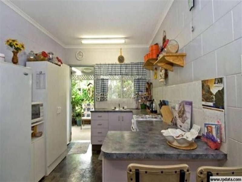 2/105 Robert Road, Bentley Park QLD 4869