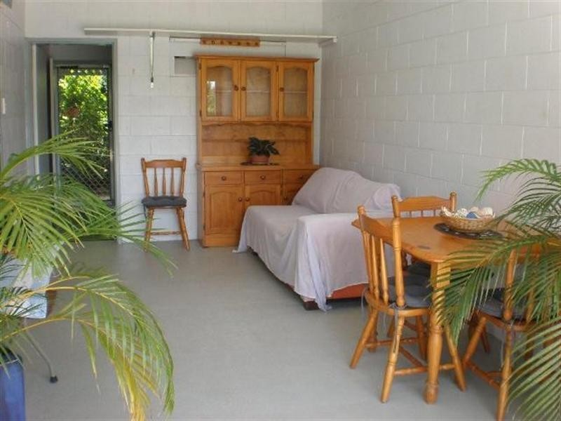 2/105 Robert Road, Bentley Park QLD 4869