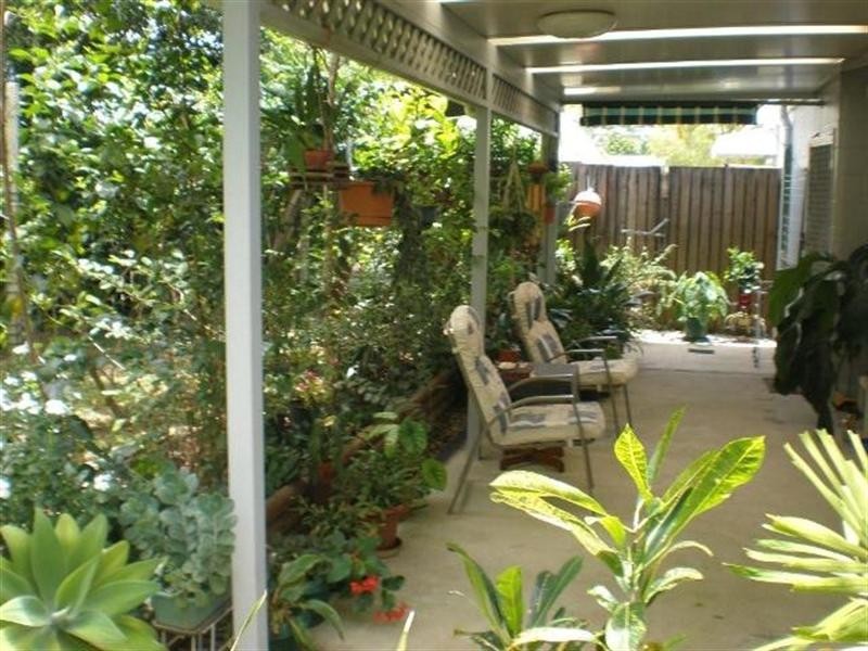 2/105 Robert Road, Bentley Park QLD 4869