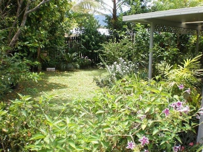 2/105 Robert Road, Bentley Park QLD 4869