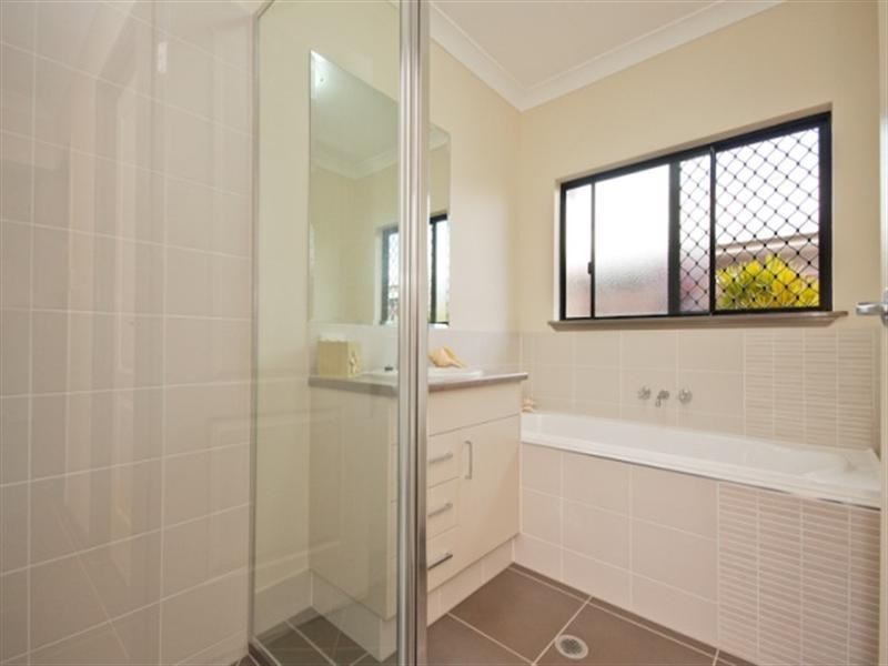 Bentley Park QLD 4869