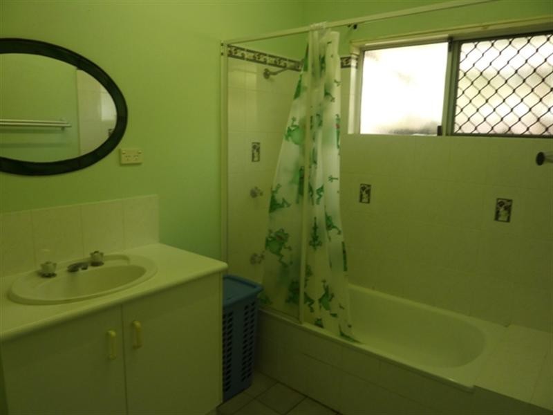 Bentley Park QLD 4869