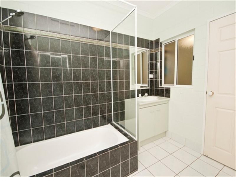 Bentley Park QLD 4869