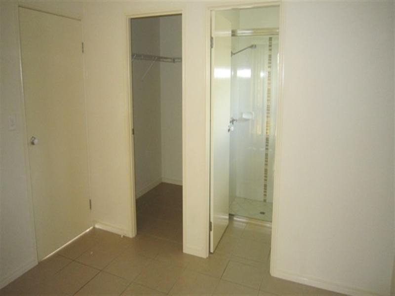 3 Guiness Close, White Rock QLD 4868