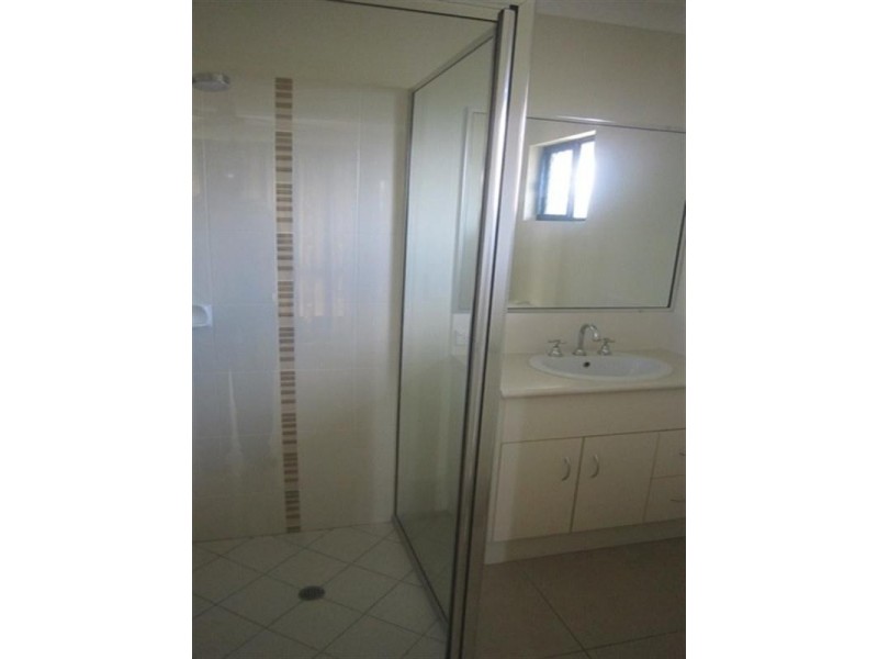 3 Guiness Close, White Rock QLD 4868