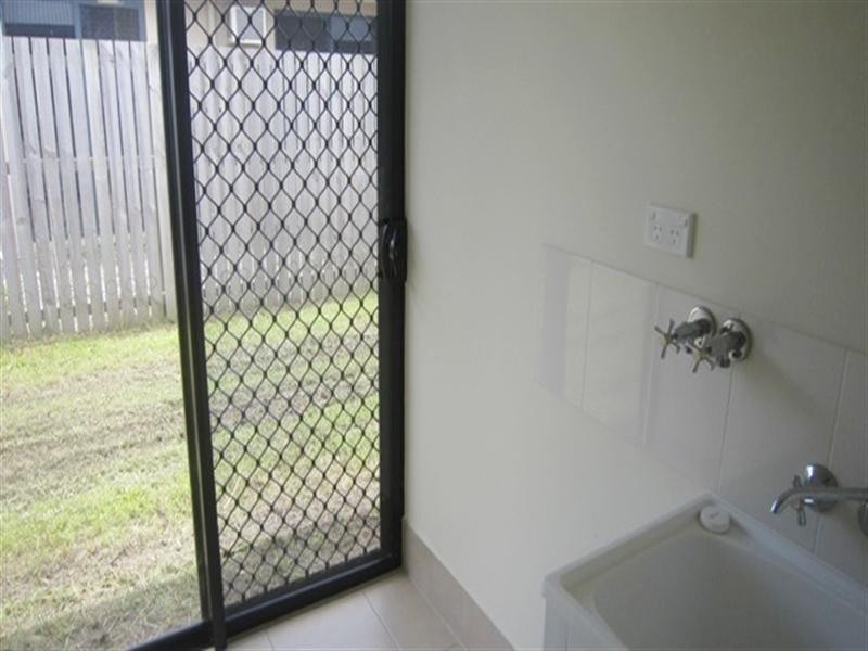 3 Guiness Close, White Rock QLD 4868