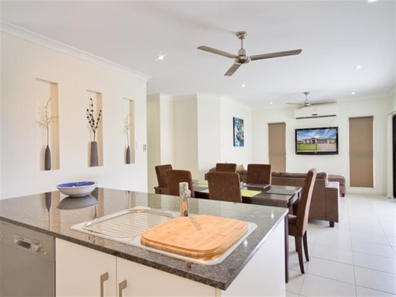 Bentley Park QLD 4869
