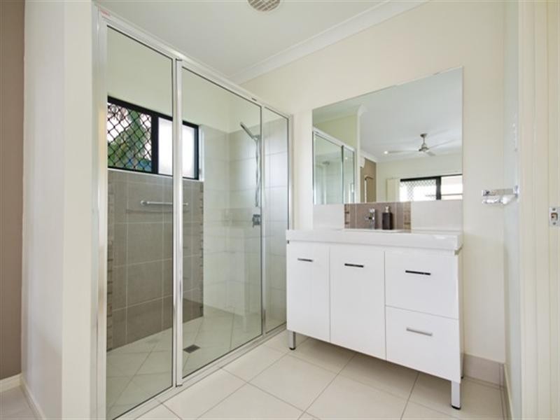 Bentley Park QLD 4869