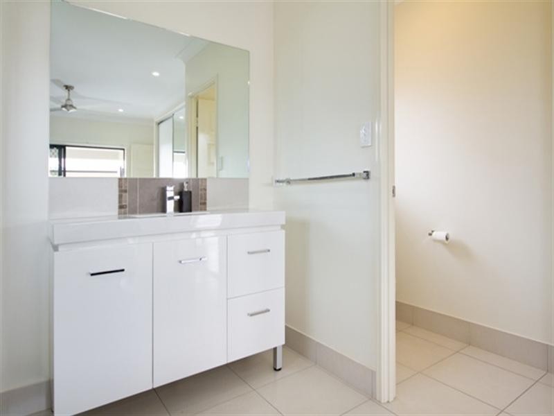 Bentley Park QLD 4869