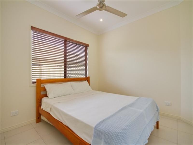 Bentley Park QLD 4869