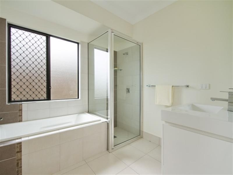 Bentley Park QLD 4869