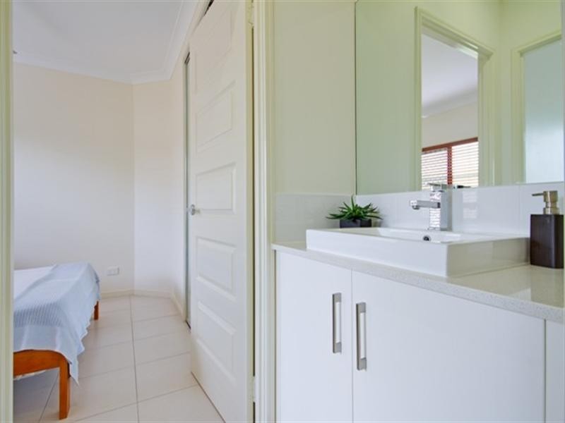 Bentley Park QLD 4869