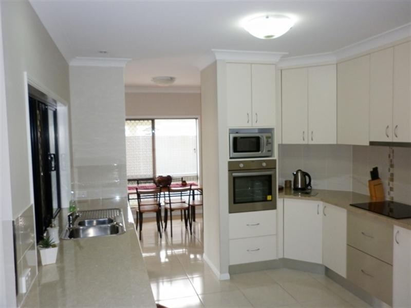 Bentley Park QLD 4869