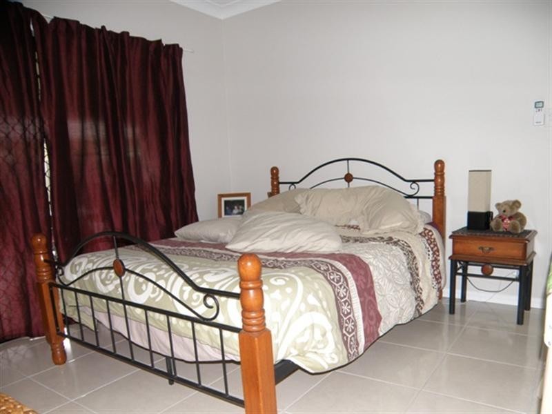 Bentley Park QLD 4869