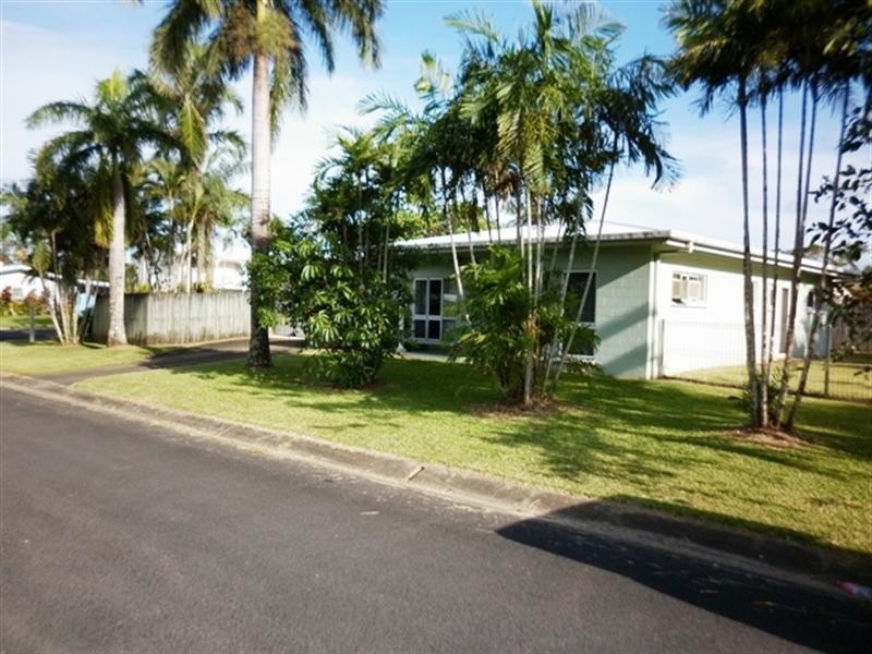 1 Fishburn Street, Bentley Park QLD 4869