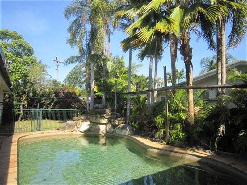 2 Victory Close, Edmonton QLD 4869