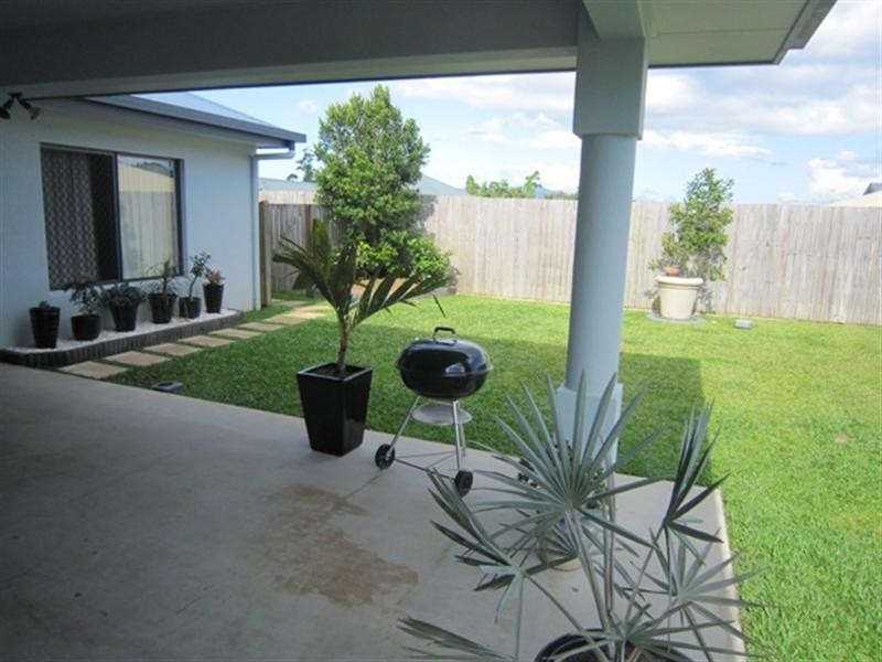 4 Neales Street, Bentley Park QLD 4869