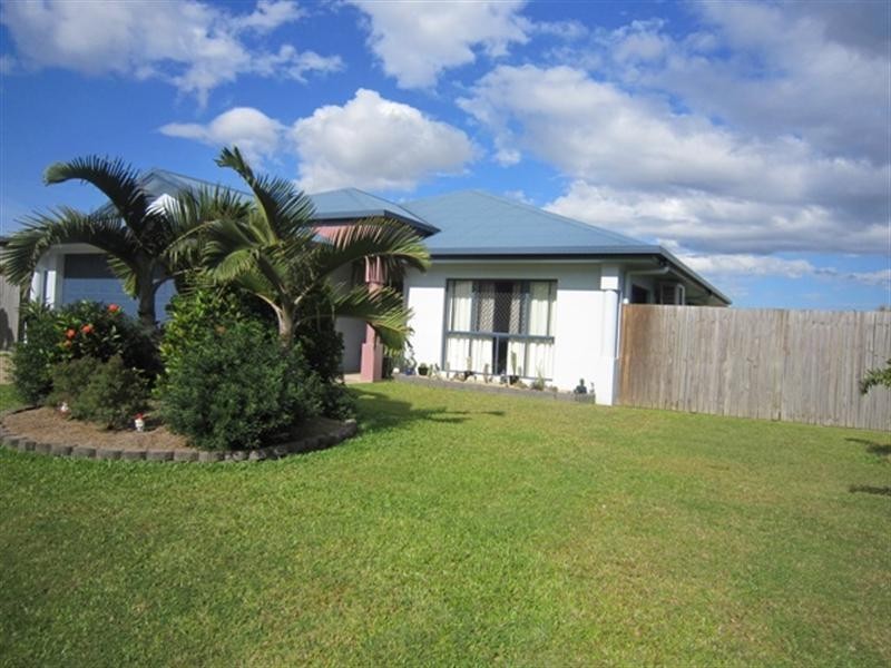 4 Neales Street, Bentley Park QLD 4869