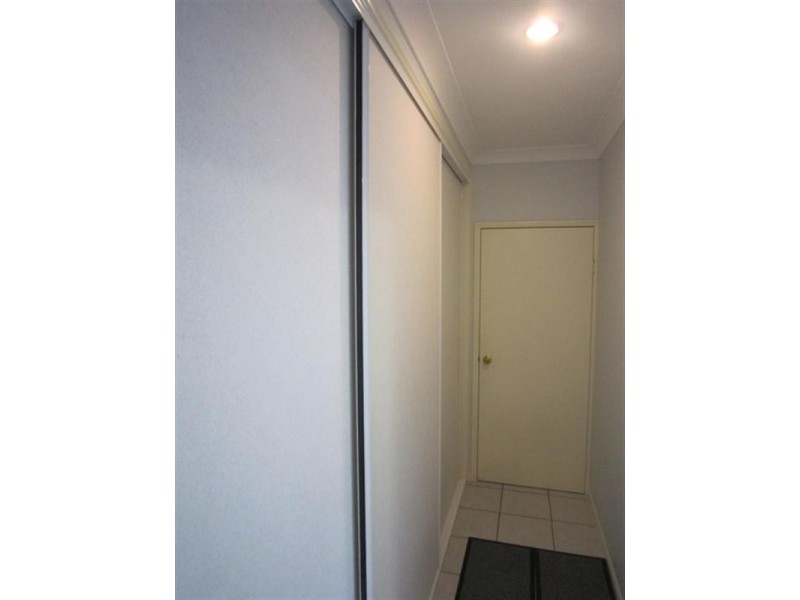 4 Neales Street, Bentley Park QLD 4869