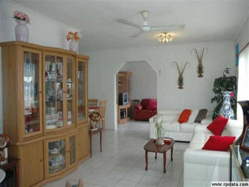 48 Robert Road, Bentley Park QLD 4869