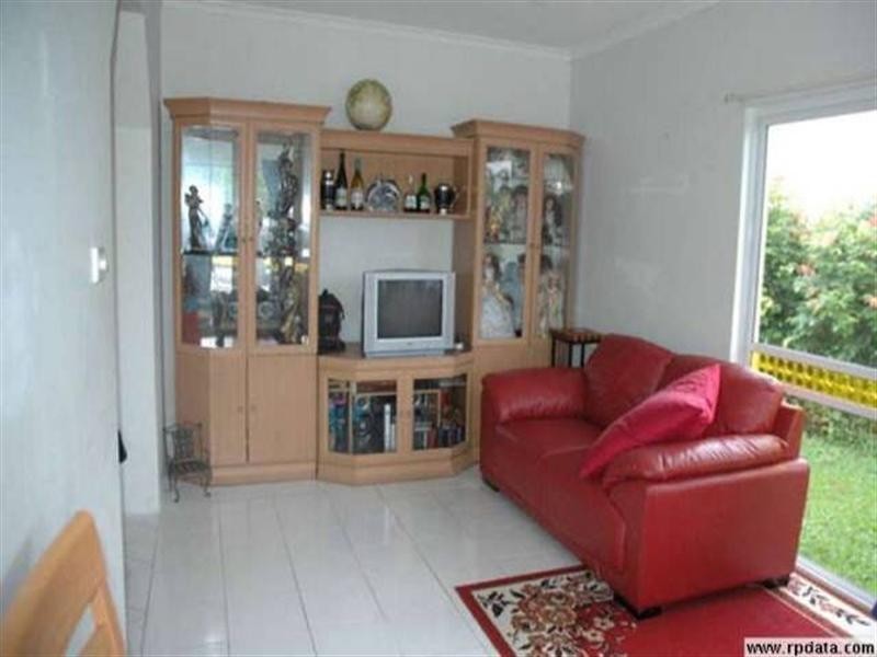 48 Robert Road, Bentley Park QLD 4869